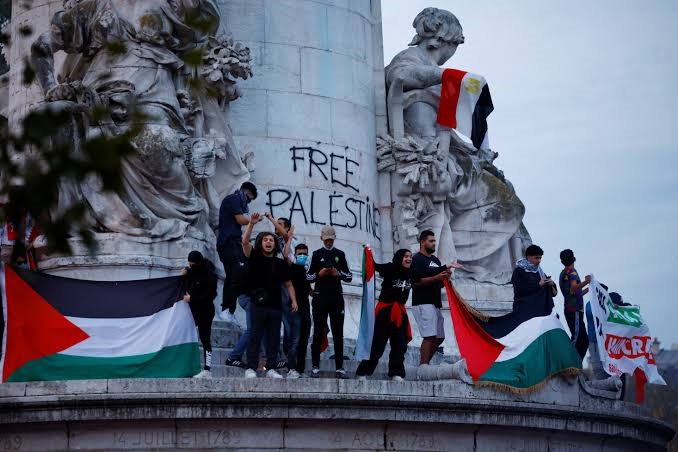 È arrivata l’intifada globale